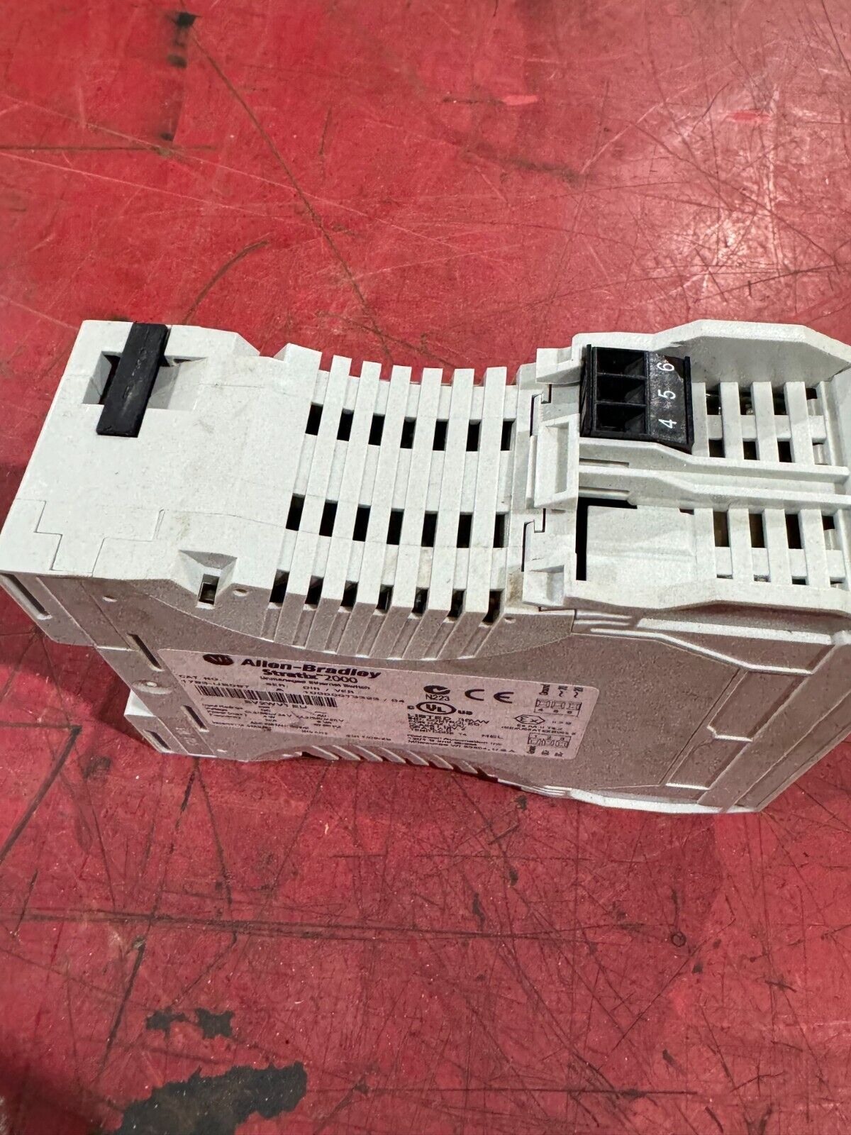 USED ALLEN-BRADLEY STRATIX 2000 UNMANAGED ETHERNET SWITCH 1783-US08T