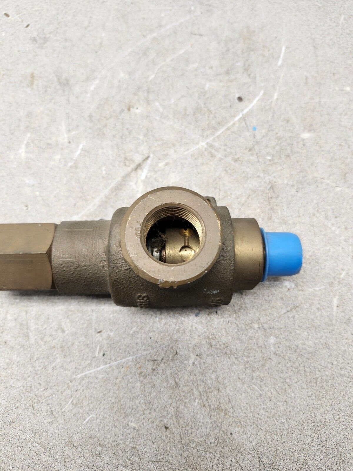 NEW NO BOX TELEDYNE FLUID SYSTEMS OL PESSURE RELIEF VALVE 1896M