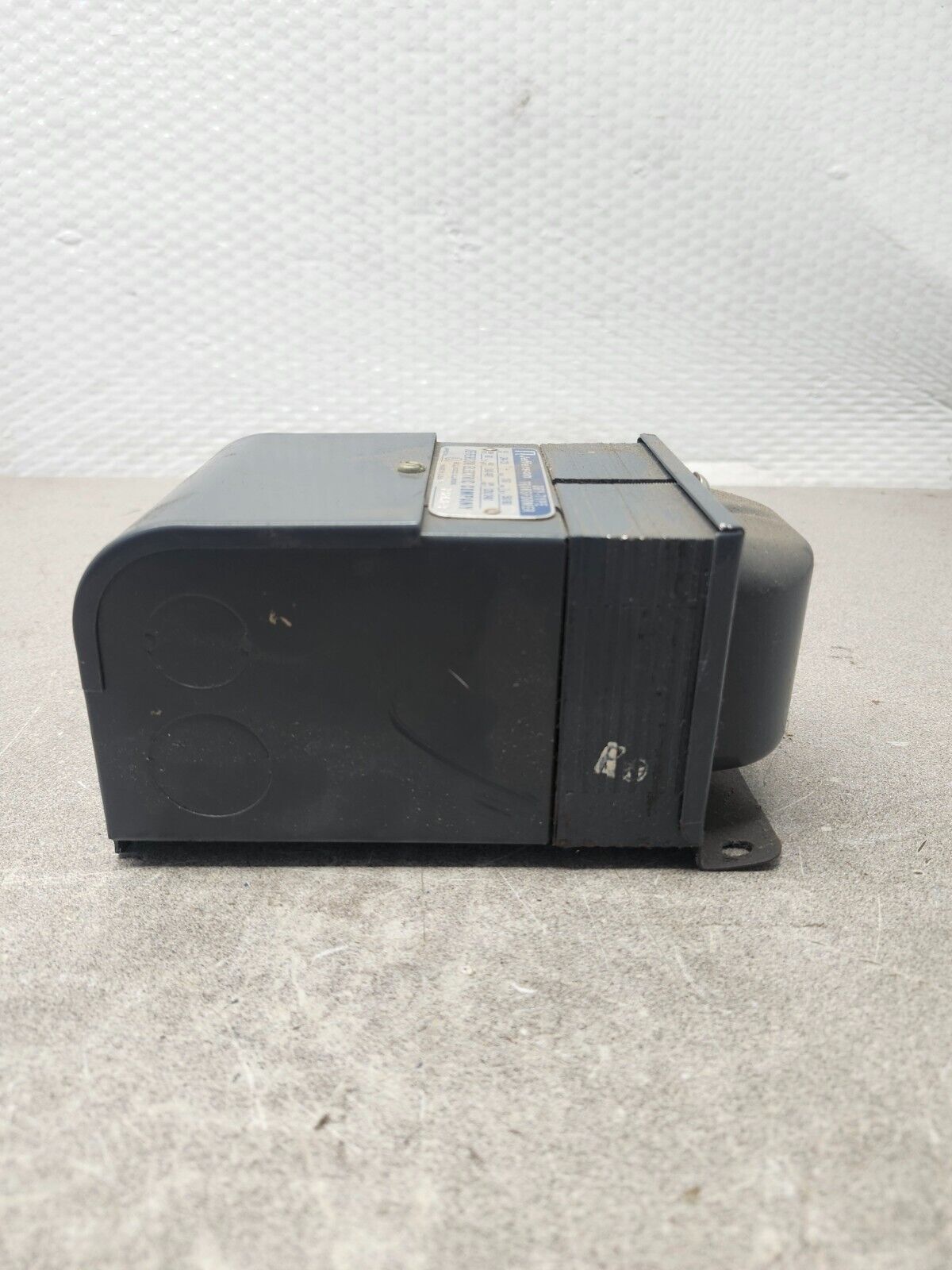 USED JEFFERSON ELECTRIC DRY-TYPE TRANSFORMER 244-231 240/480 120/240