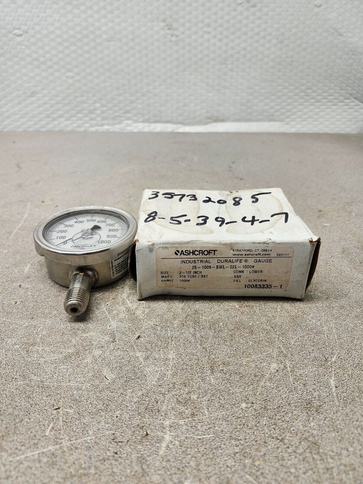 NEW WITH BOX ASHCROFT INDUSTRIAL DURALIFE GAUGE 2-1/2'' 0-1000PSI 25-1009-SWL-02