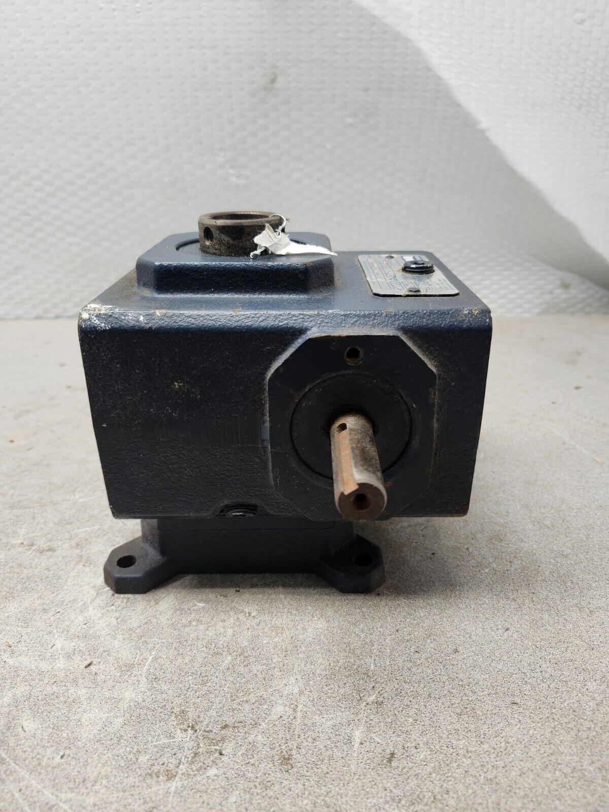 USED GROVE GEAR IRONMAN GEAR REDUCER RATIO 7.8 GR-FH818-7.5-HR-15