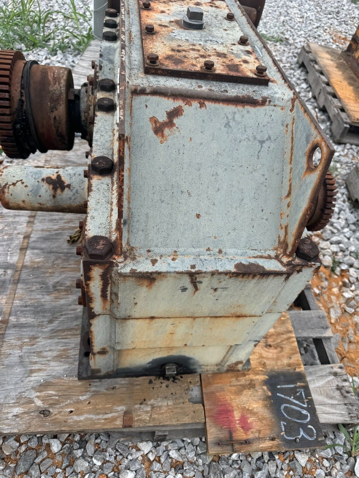 USED FALK ENCLOSED GEAR DRIVE 4.471 RATIO SPEED REDUCER 2090Y1-LD