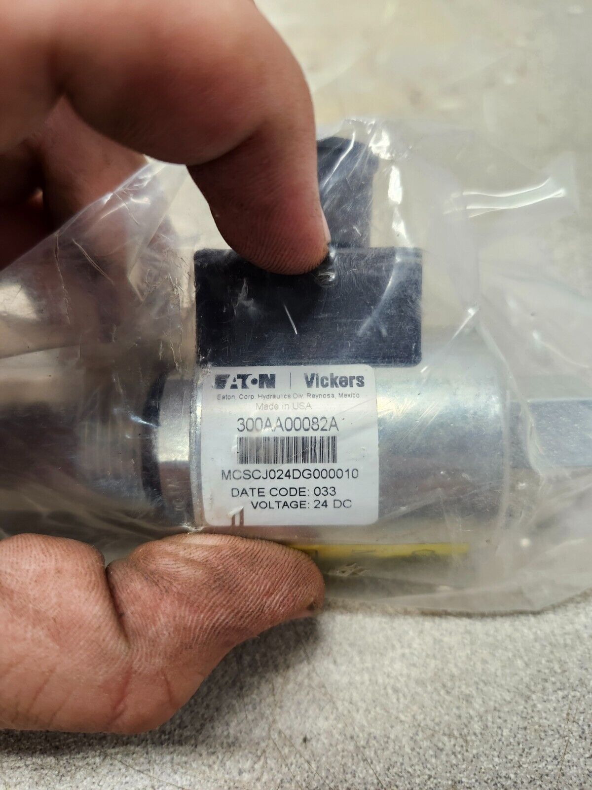 NEW EATON CARTRIDGE SOLENOID VALVE SV3-10-0-0-24DG