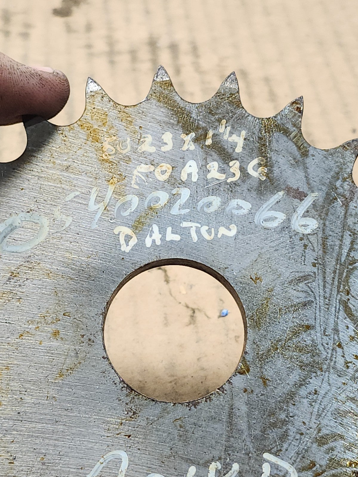 47318901