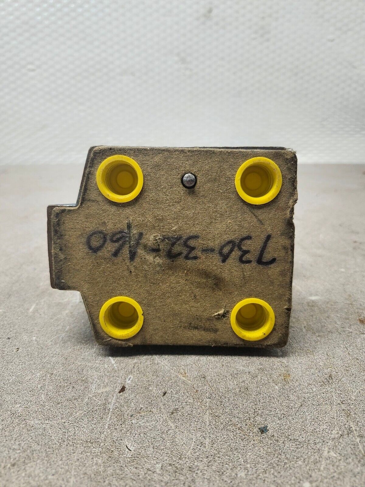 NEW NO BOX REXROTH VALVE DIRECTIONAL 4X5IN DB 20-2-52/200UV/12