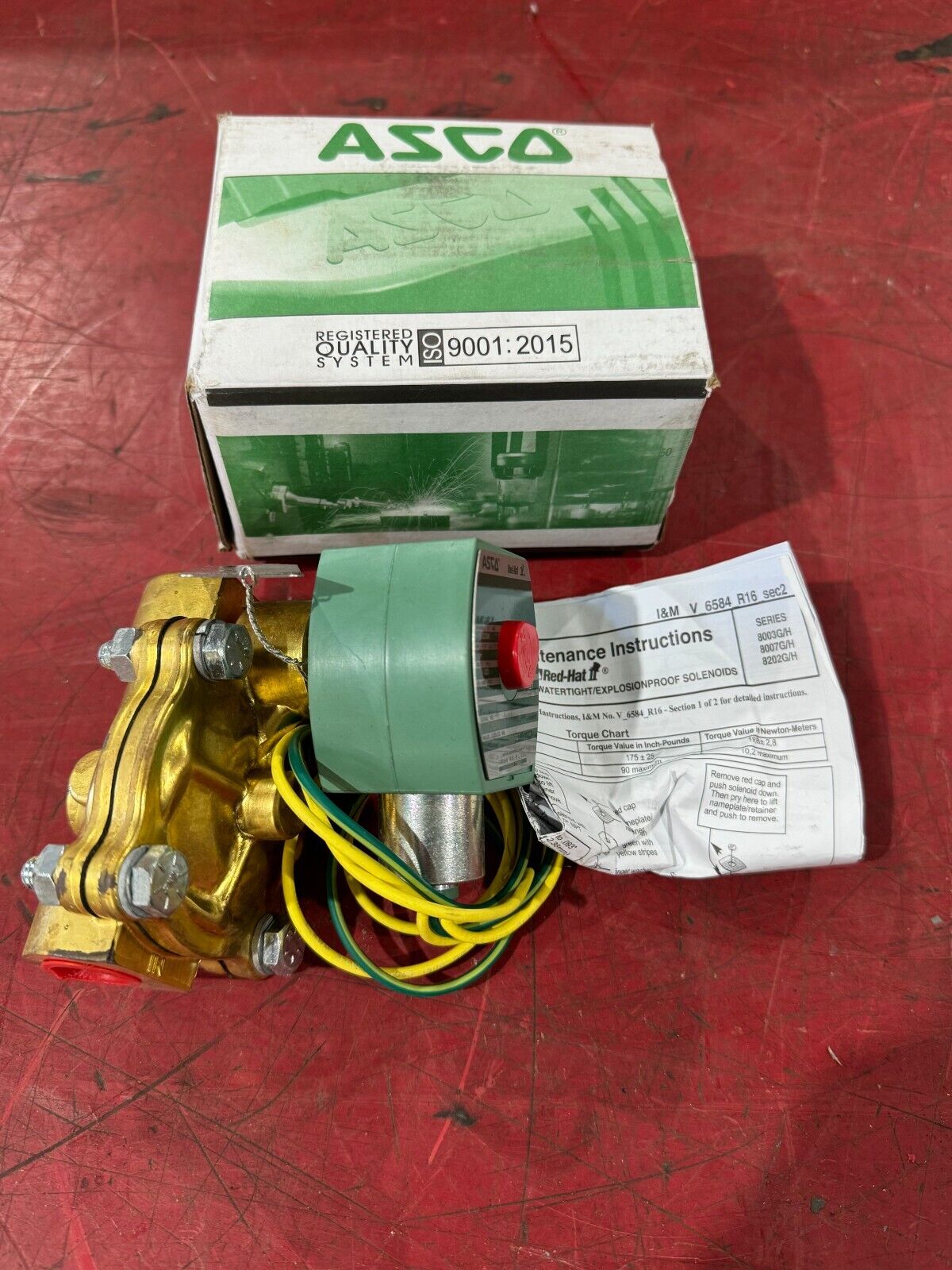 NEW IN BOX ASCO RED HAT SOLENOID VALVE 24/DC. COIL 1/2" PIPE 8210G227