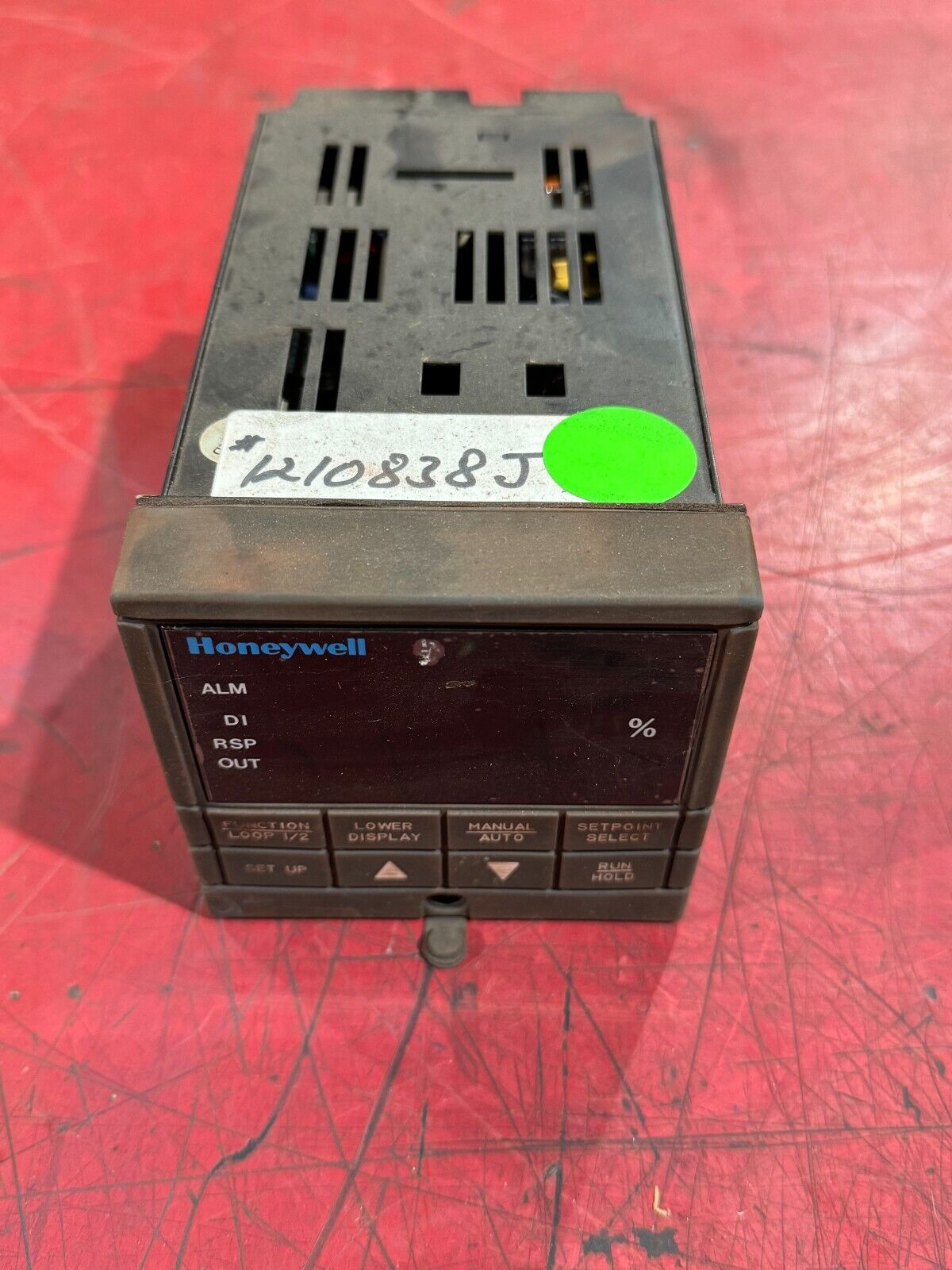 USED HONEYWELL TEMPERATURE CONTROLLER DC330B-C0-000-20-000000-00-0