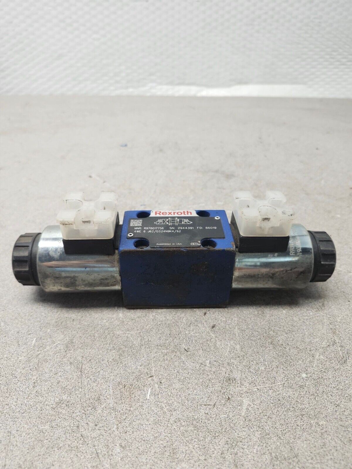 NEW NO BOX Rexroth Hydraulic Direction Valve 4WE6 J62/EG24N9K4/62