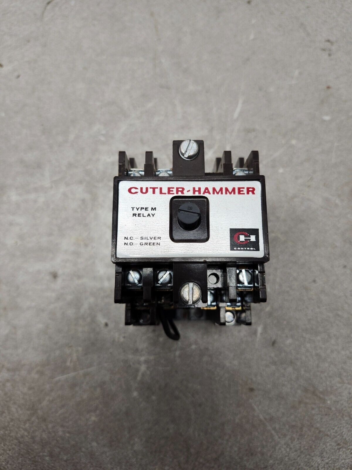 NEW IN BAG CUTLER HAMMER TYPE M RELAY D26MB