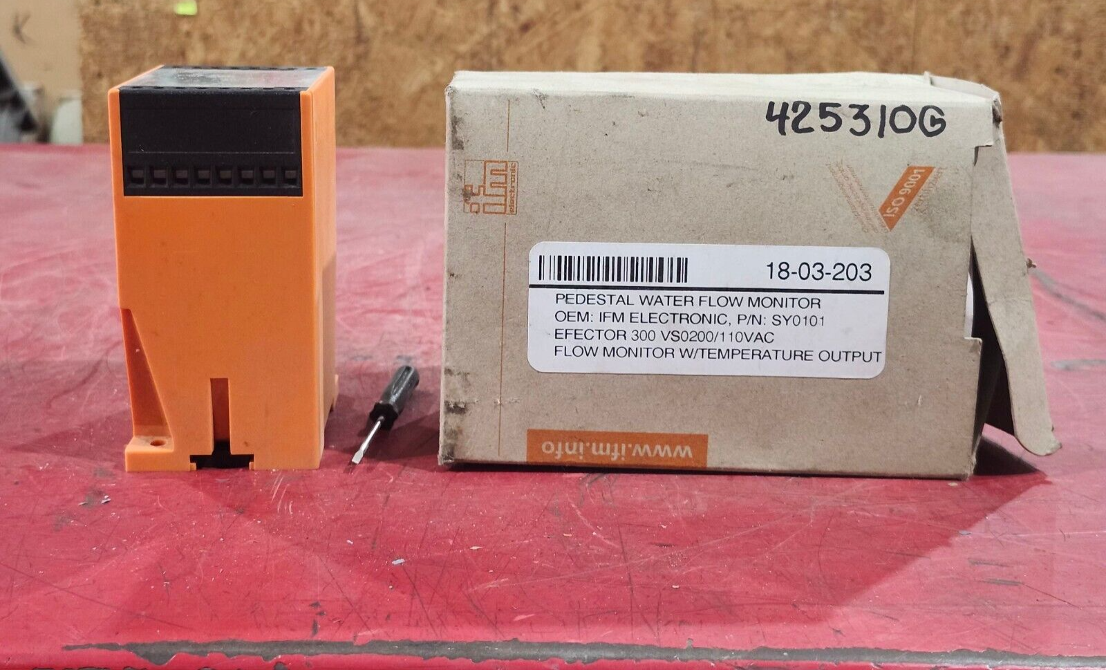 NEW IN BOX IFM ELECTRIC VS 0200 FLOW CONTROL MONITOR SY0104