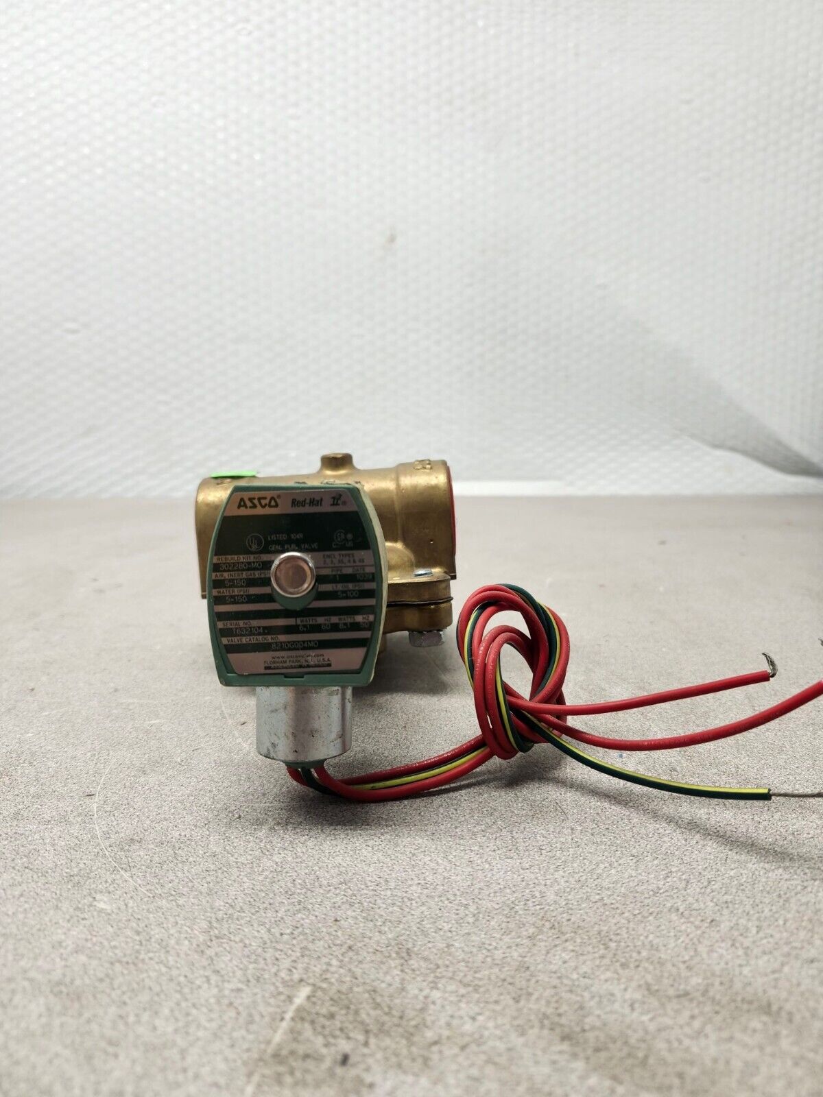 NEW NO BOX ASCO SOLENOID VALVE  1" PIPE 110/120V. COIL 8210G004MO