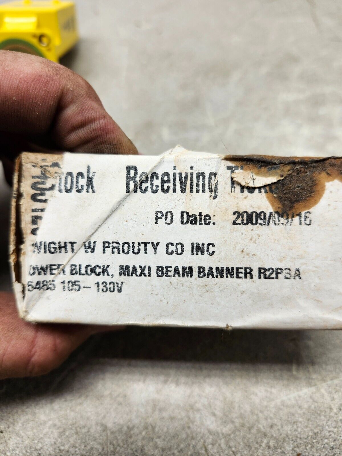 NEW IN BOX Banner Power Block Sensor 105-130V R2PBA