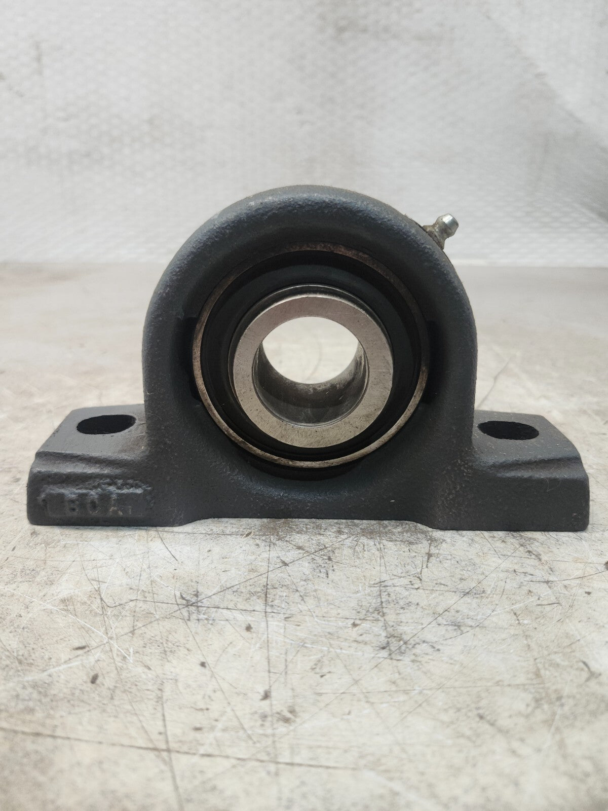 NEW NO BOX BCA PILLOW BLOCK BEARING BORE 1-1/4'' W-104