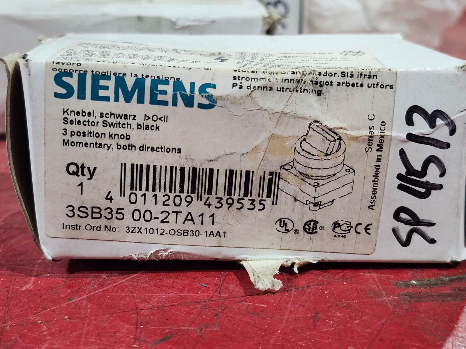 NEW IN BOX SIEMENS SELECTOR SWITCH 3SB35 00-2TA11