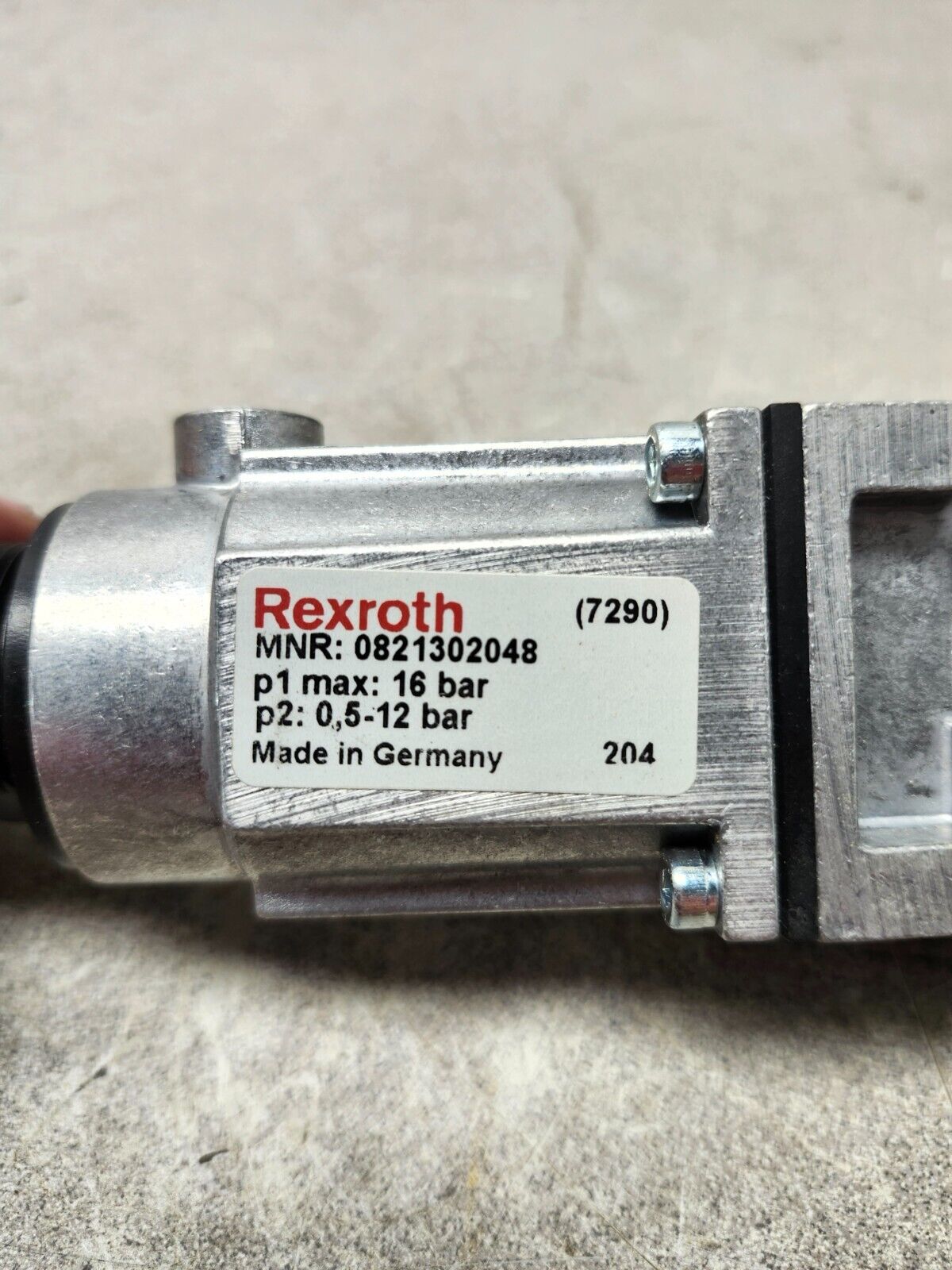 NEW IN BOX Rexroth Pressure Regulator/W GAUGE 0821302048