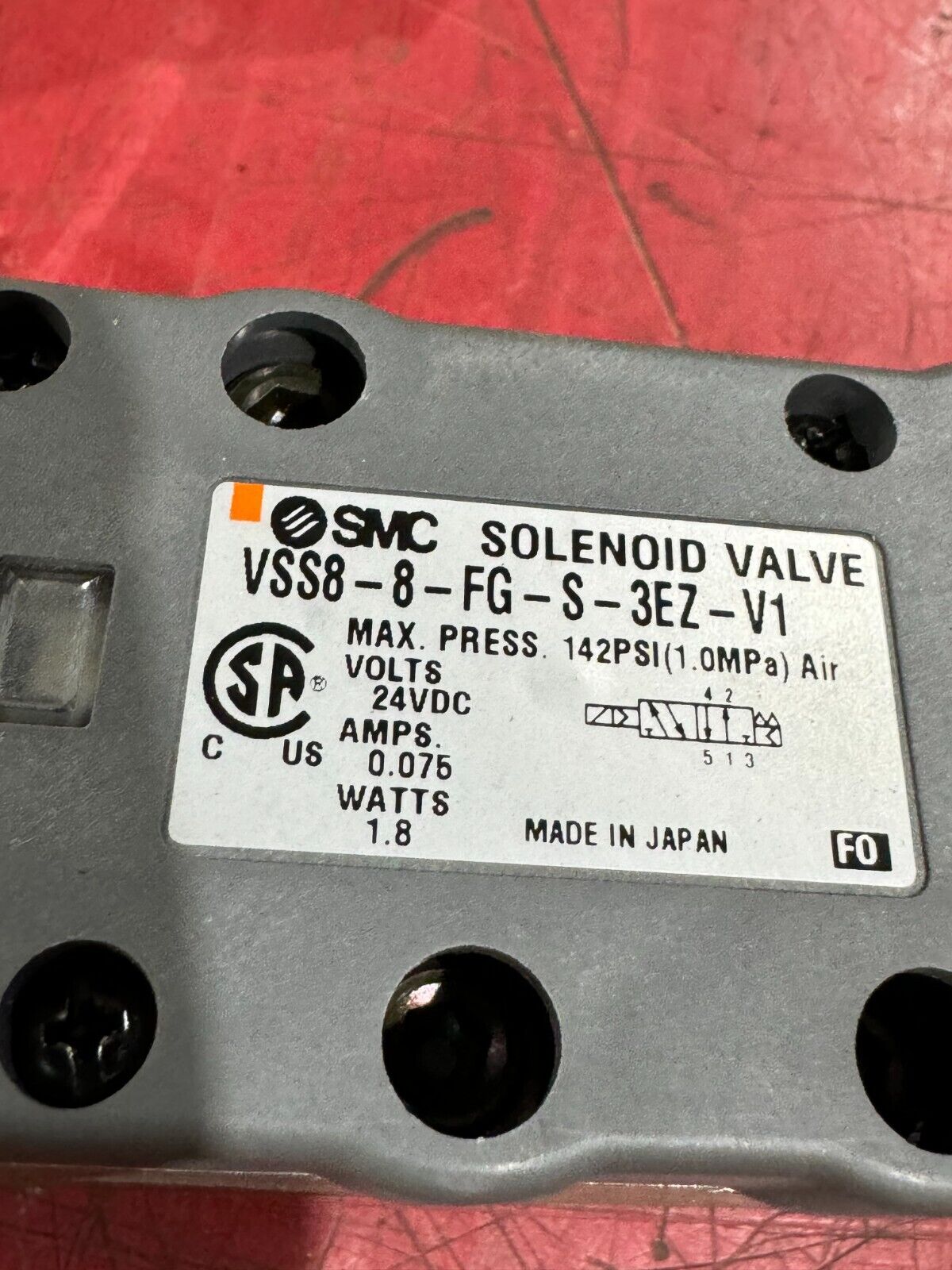 NEW SMC PNEUMATIC SOLENOID VALVE VSS8-8-FG-S-3EZ-V1