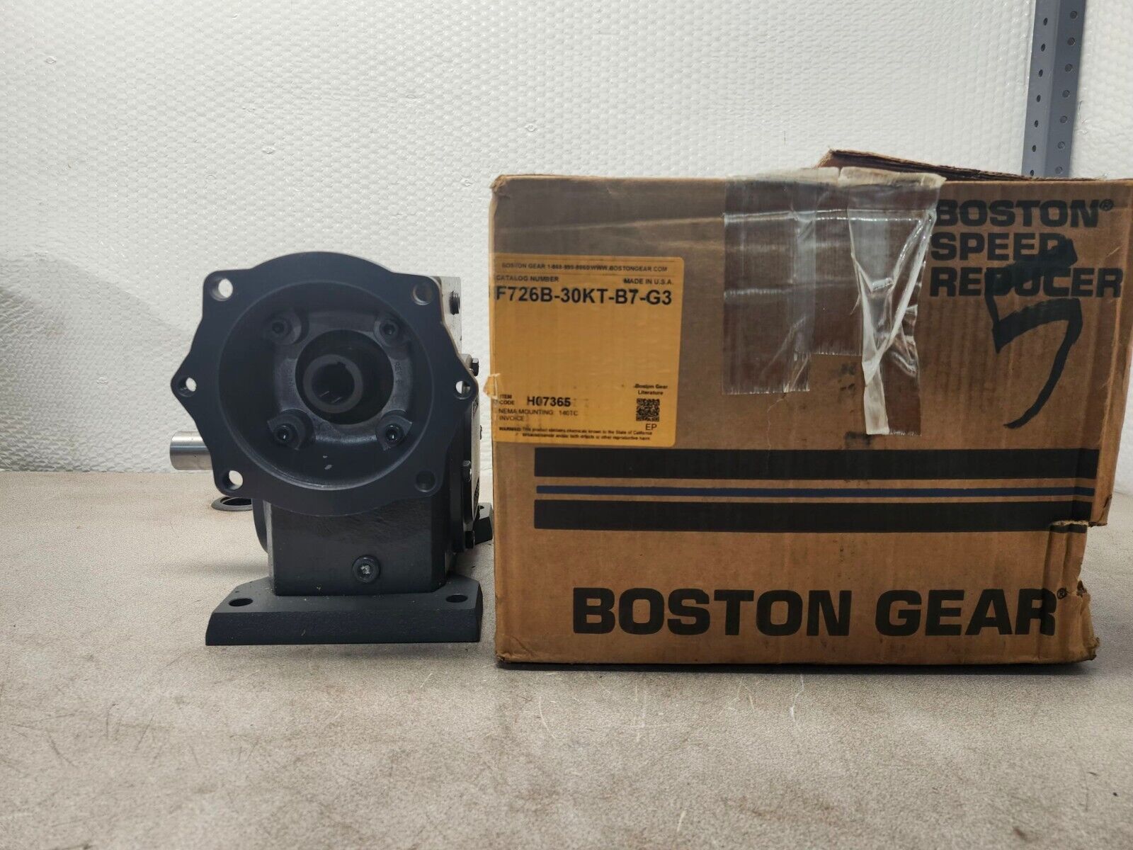 NEW IN BOX BOSTON GEAR WORM SPEED REDUCER 30:1 RATIO F726B-30KT-B7-G3