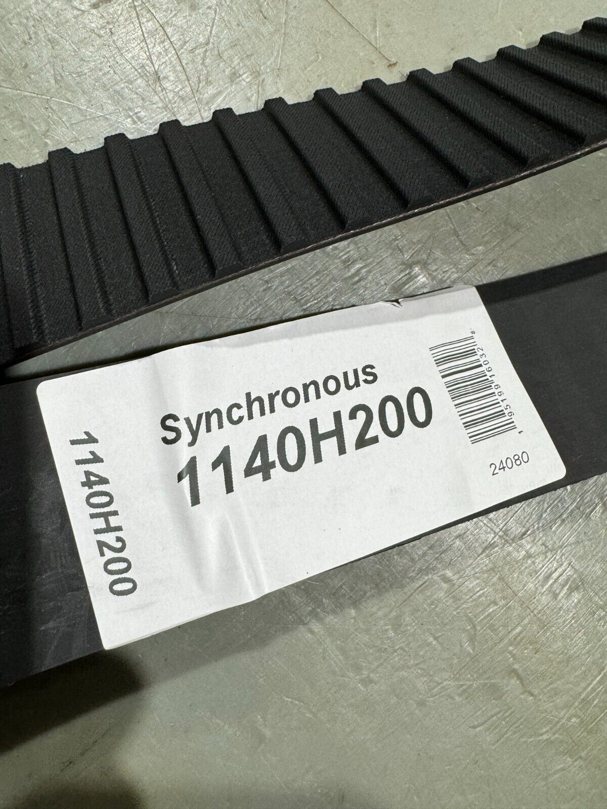 FACTORY NEW GOODYEAR SYNCHRONOUS Trapezoidal TIMING BELT 1140H200