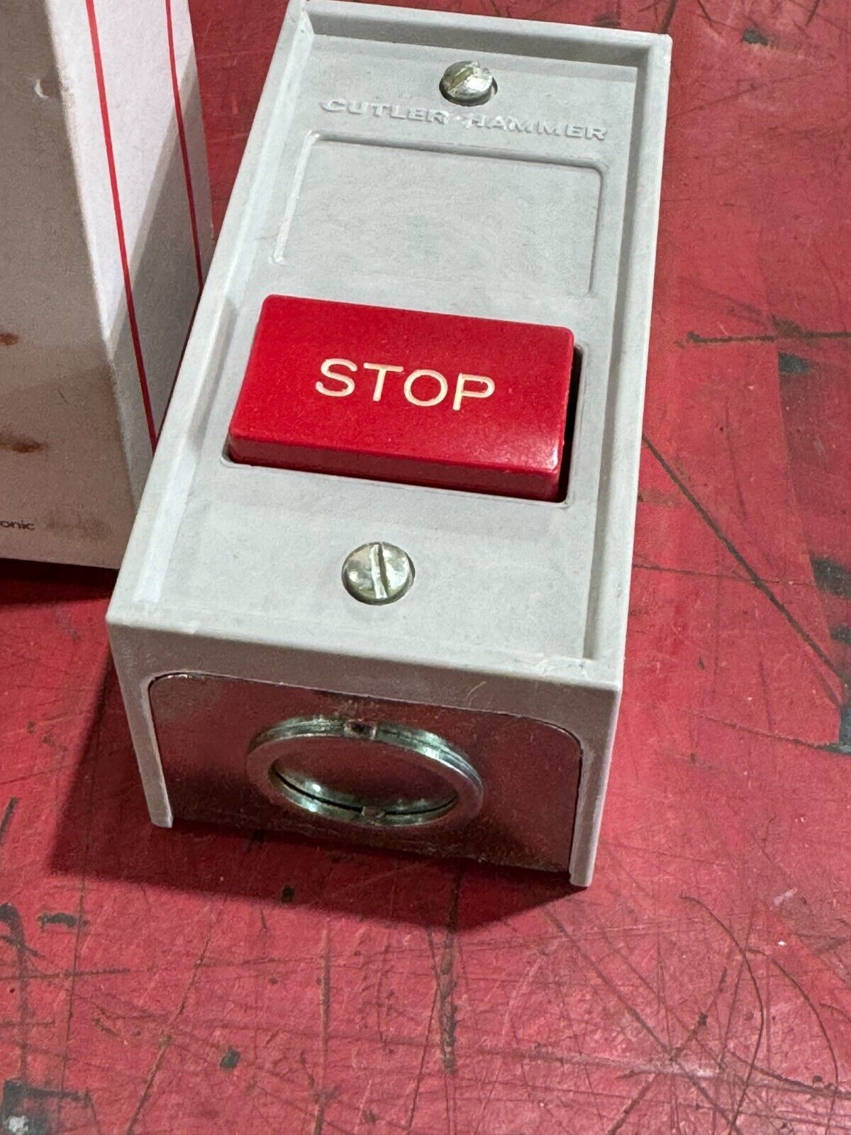 NEW IN BOX CUTLER HAMMER STOP PUSHBUTTON 10250H5101