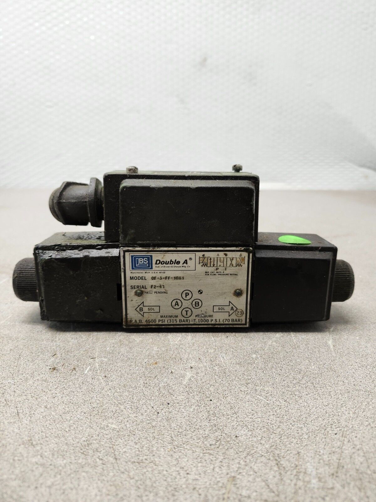 USED DOUBLE A HYDRAULIC VALVE DIRECTIONAL CONTROL QF-3-FF-10A1