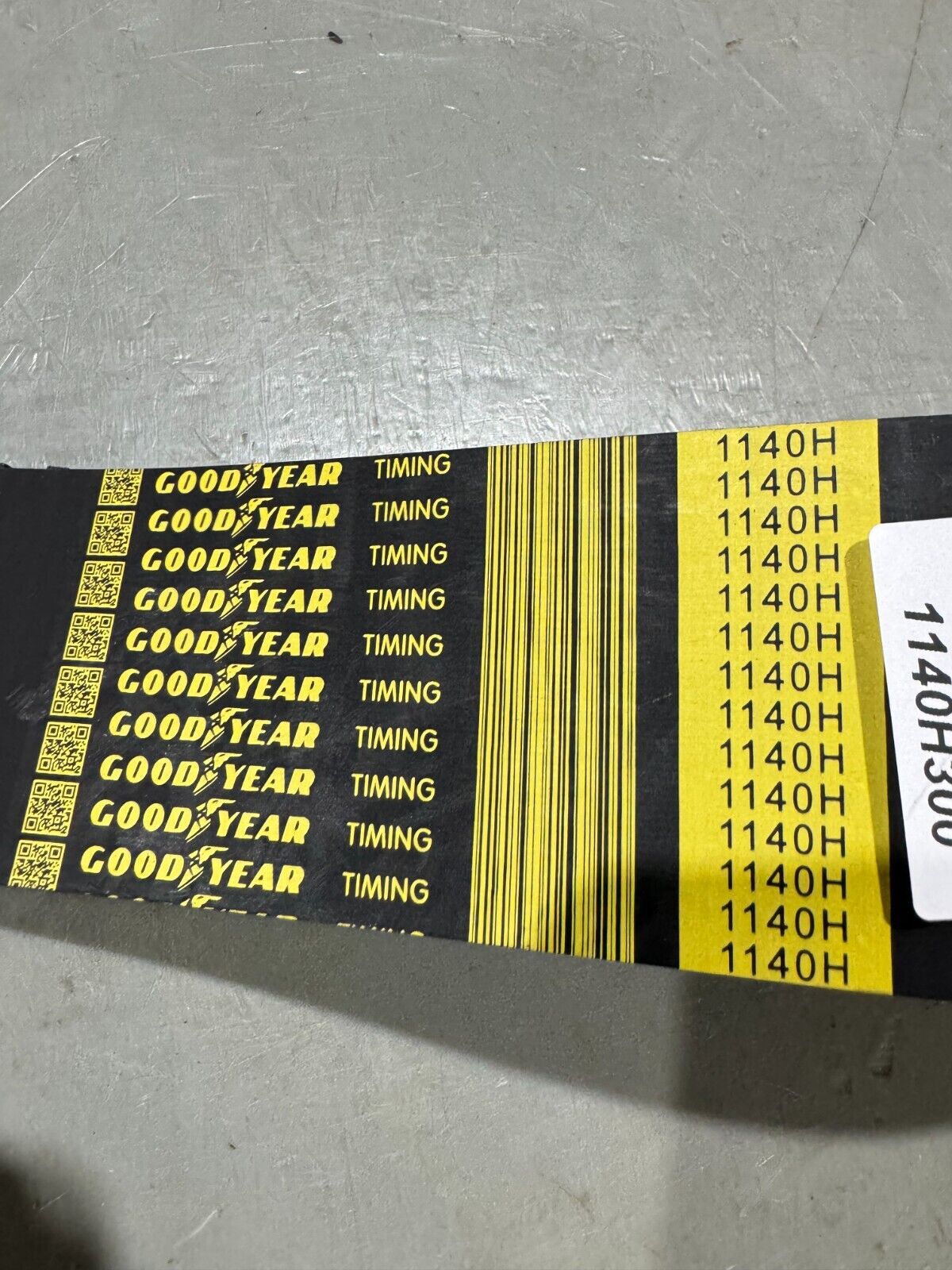 FACTORY NEW GOODYEAR SYNCHRONOUS Trapezoidal TIMING BELT 1140H300