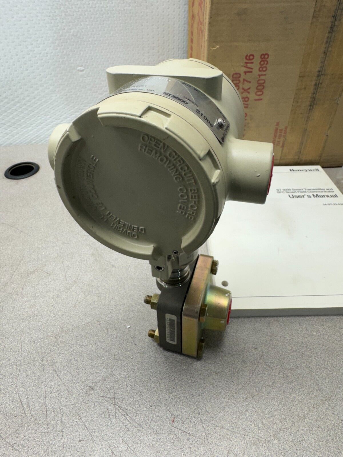 NEW IN BOX HONEYWELL ST3000 PRESSURE TRANSMITTER STA140-A1G-00000-LP.F1D3-656H