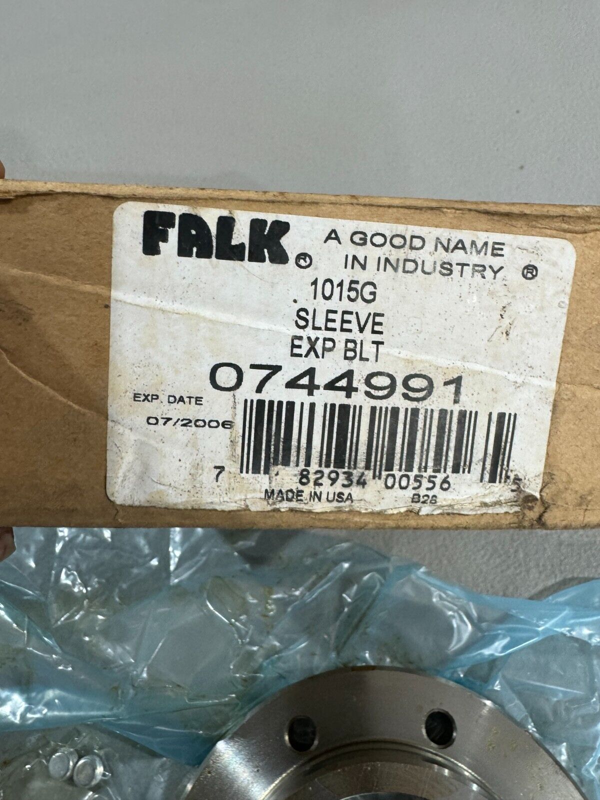 NEW IN BOX FALK 1015G SLEEVE 0744991