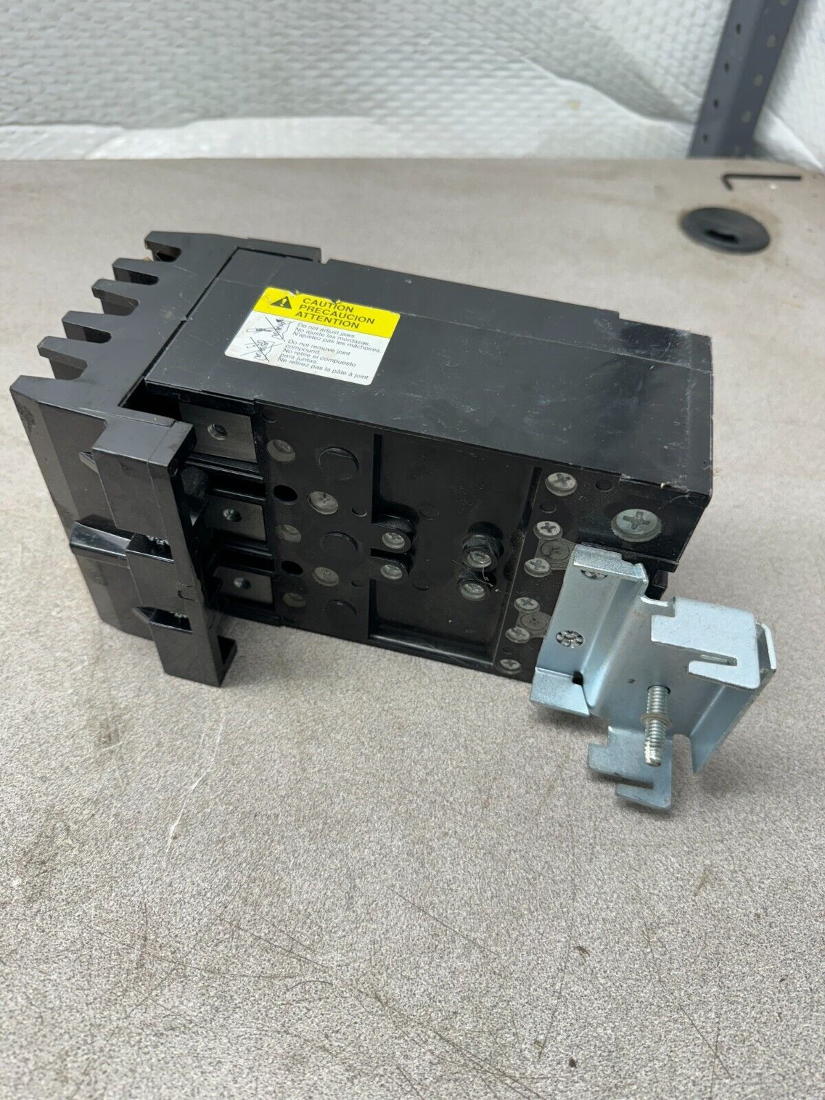 USED SQUARE D QG225 POWERPACT 3 POLE 225AMP CIRCUIT BREAKER QGA32225