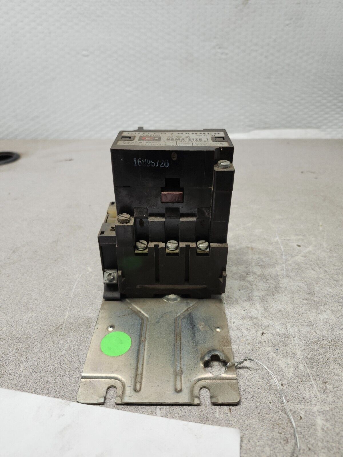 USED CUTLER HAMMER Contactor NEMA SIZE 1 A10CN0