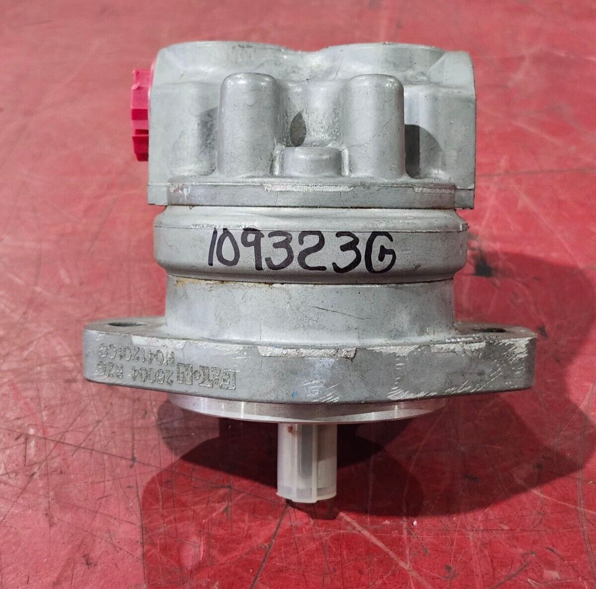 NEW EATON HYDRAULIC GEAR PUMP 26004 RZG