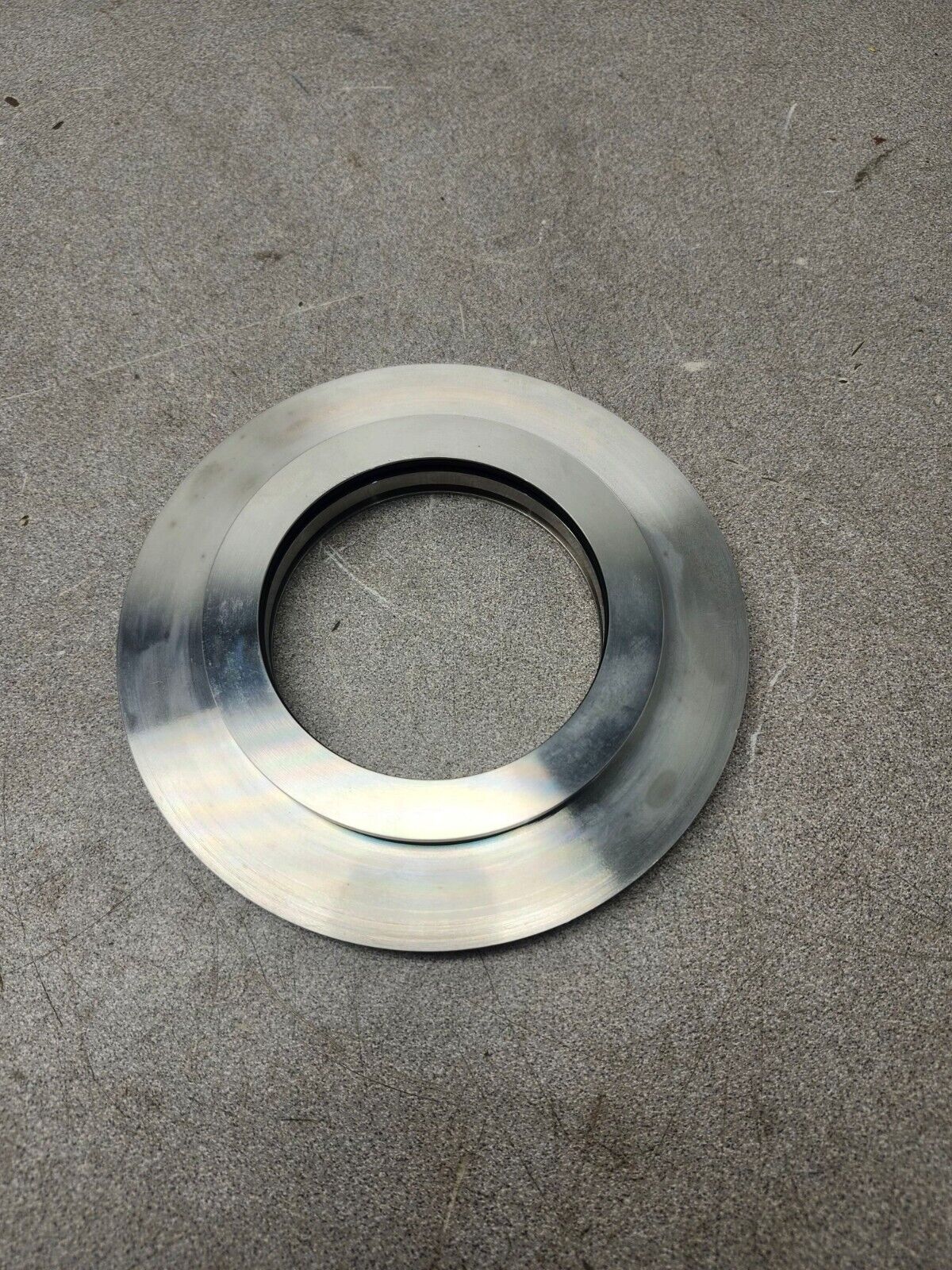 NEW IN BOX FLOWSERVE BEARING GARD 3130 B0272559