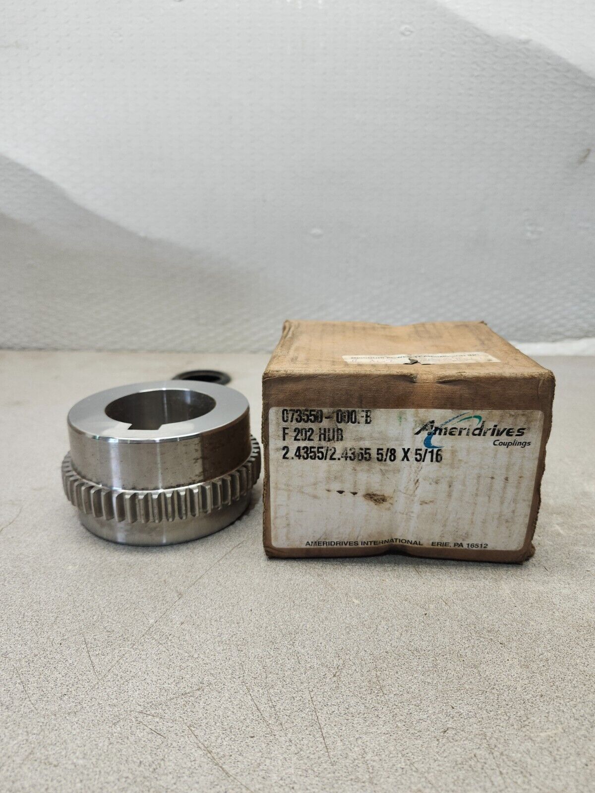 NEW IN BOX AMERIDRIVE HUB GEAR 073550-000FB 2.4355/2.4365 5/8 X 5/16