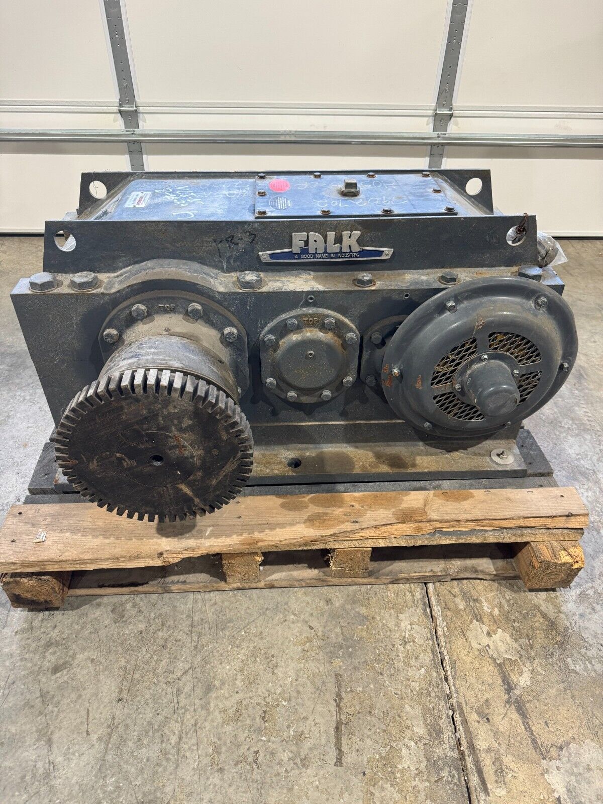 REBUILT FALK ENCLOSED GEAR DRIVE SPEED REDUCER 24.37 RATIO 405A3-AR