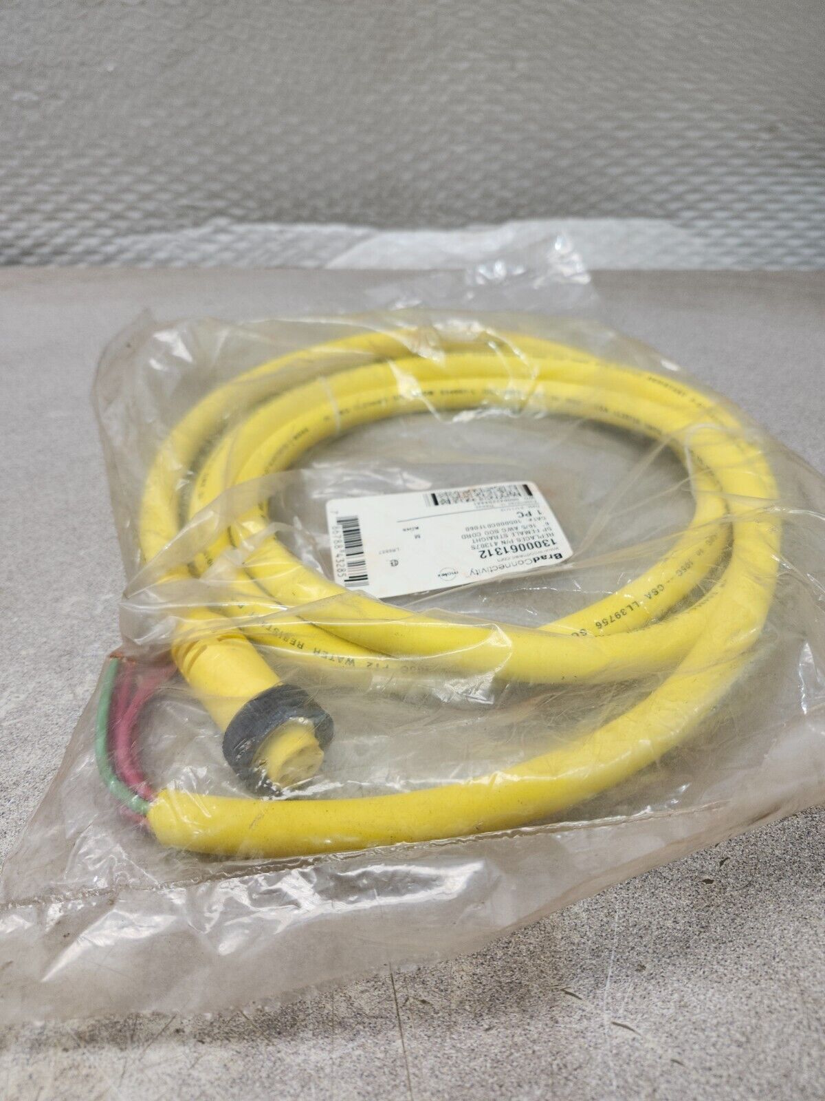 NEW IN PACKAGE BRAD CONNECTIVITY 5P FEMALE STRAIGHT CORD 1300061312