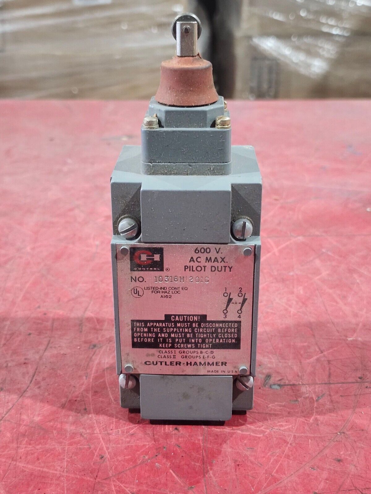 NEW IN BOX CUTLER HAMMER PILOT DUTY LIMIT SWITCH 10316H1201