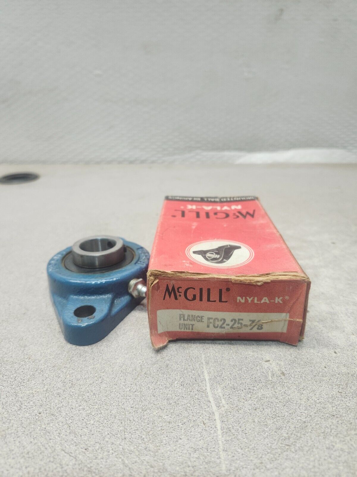 NEW IN BOX MCGILL 2 BOLT FLANGE BEARING FC2-25-7/8''