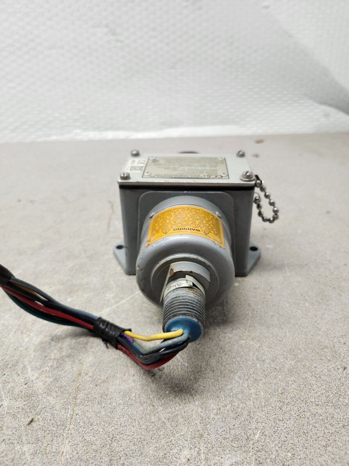 USED CCS PRESSURE SWITCH 646GZEM3-7011