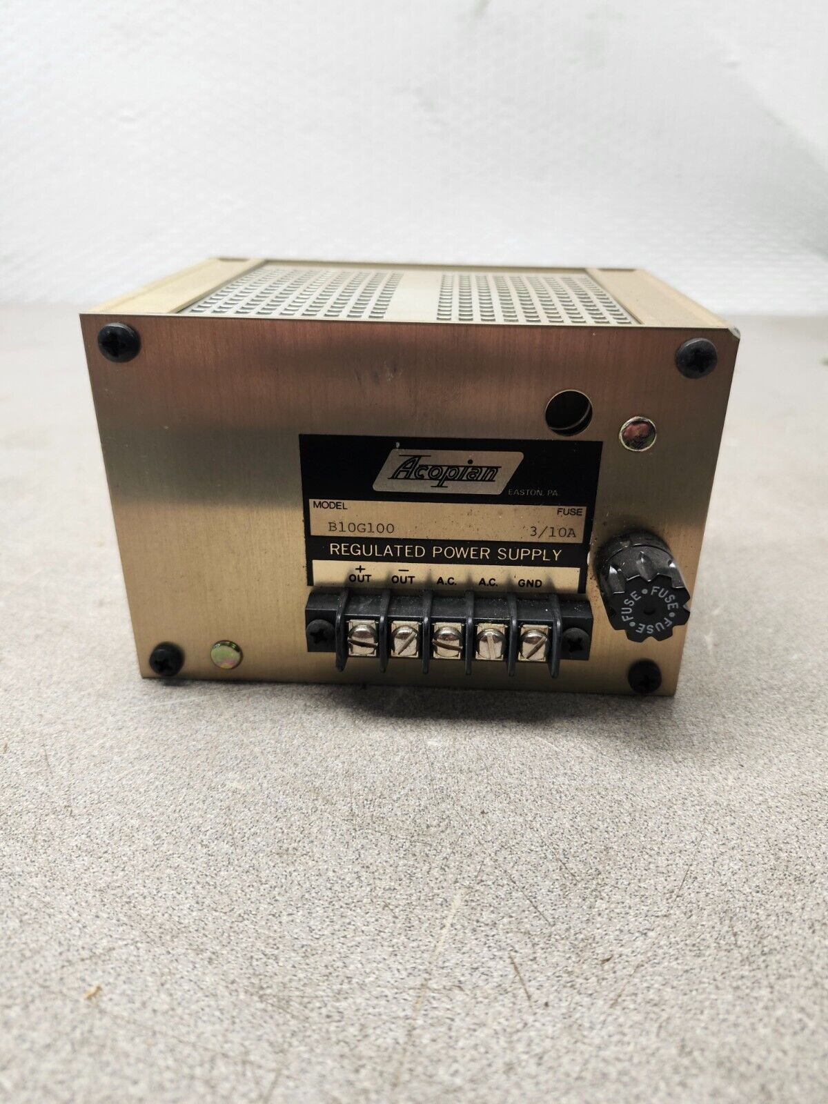 USED Acopian Regulated Power Supply 3/10A B10G100