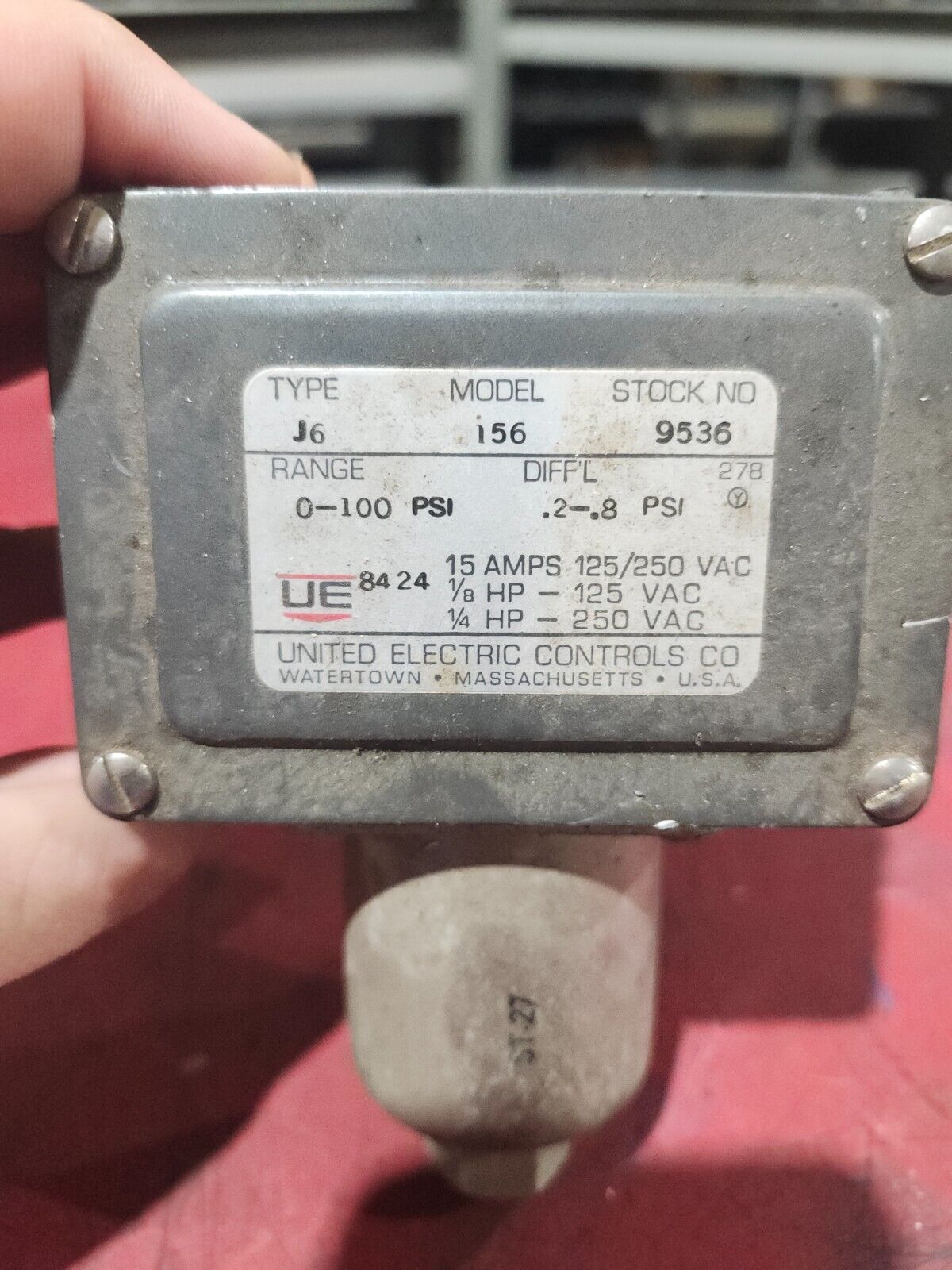 NEW NO BOX UNITED ELECTRIC PRESSURE SWITCH J6 156 9536 0-100 PSI