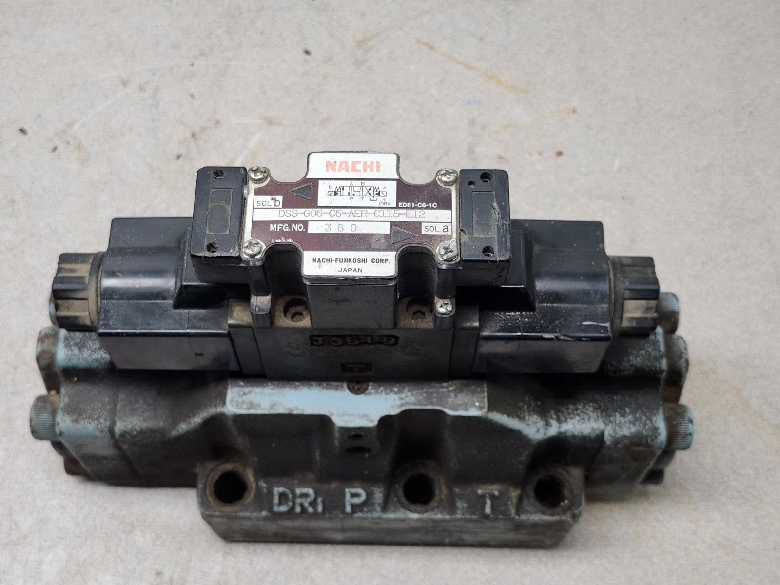 USED NACHI HYDRAULIC DIRECTIONAL CONTROL VALVE DSS-G06-C6-AER-C115-E12