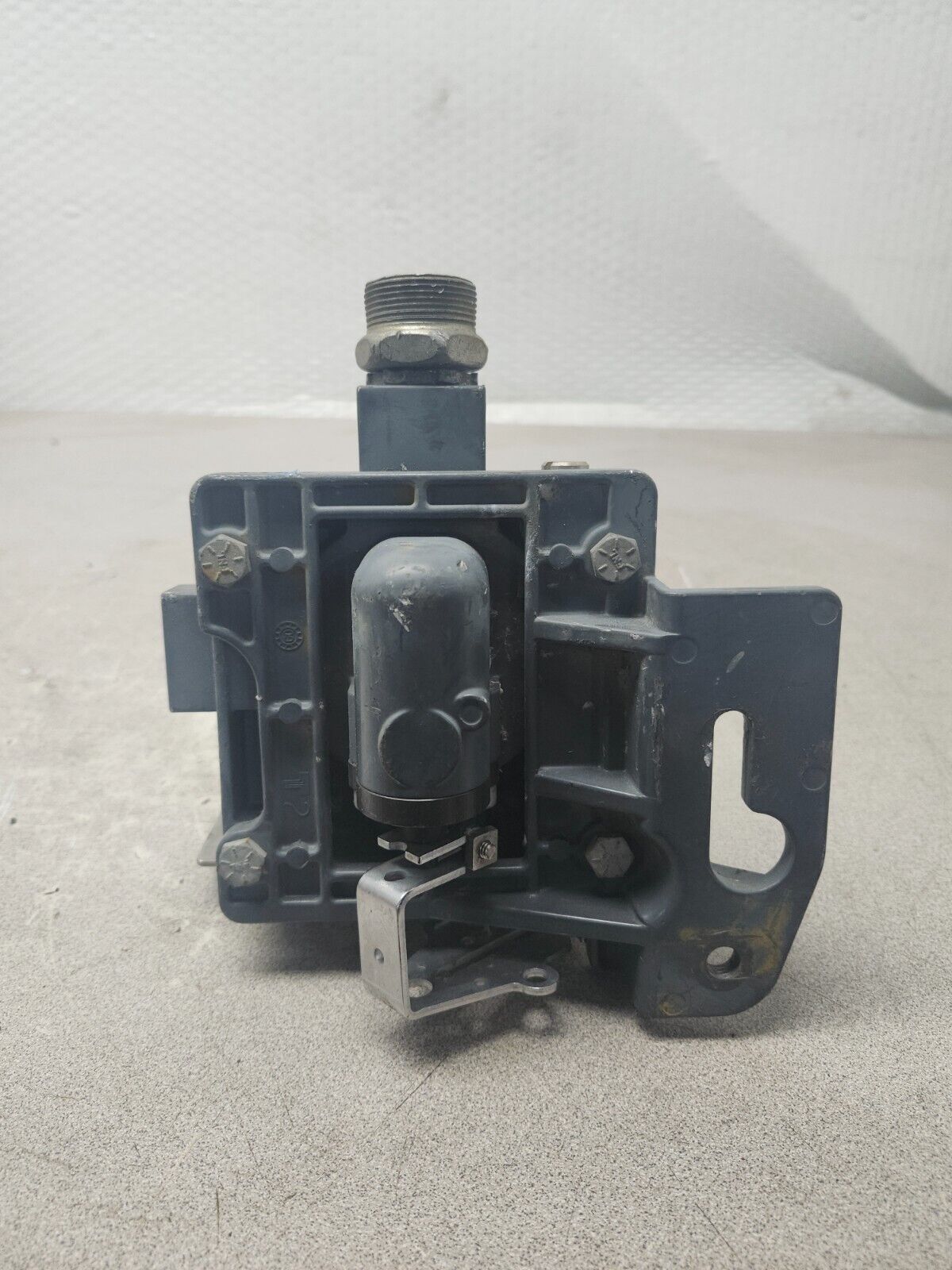 USED FISHER VALVE CONTROLLER / POSITIONER DVC6015