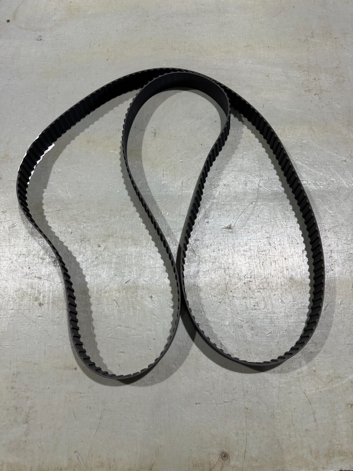 FACTORY NEW GOODYEAR SYNCHRONOUS Trapezoidal TIMING BELT 1140H150