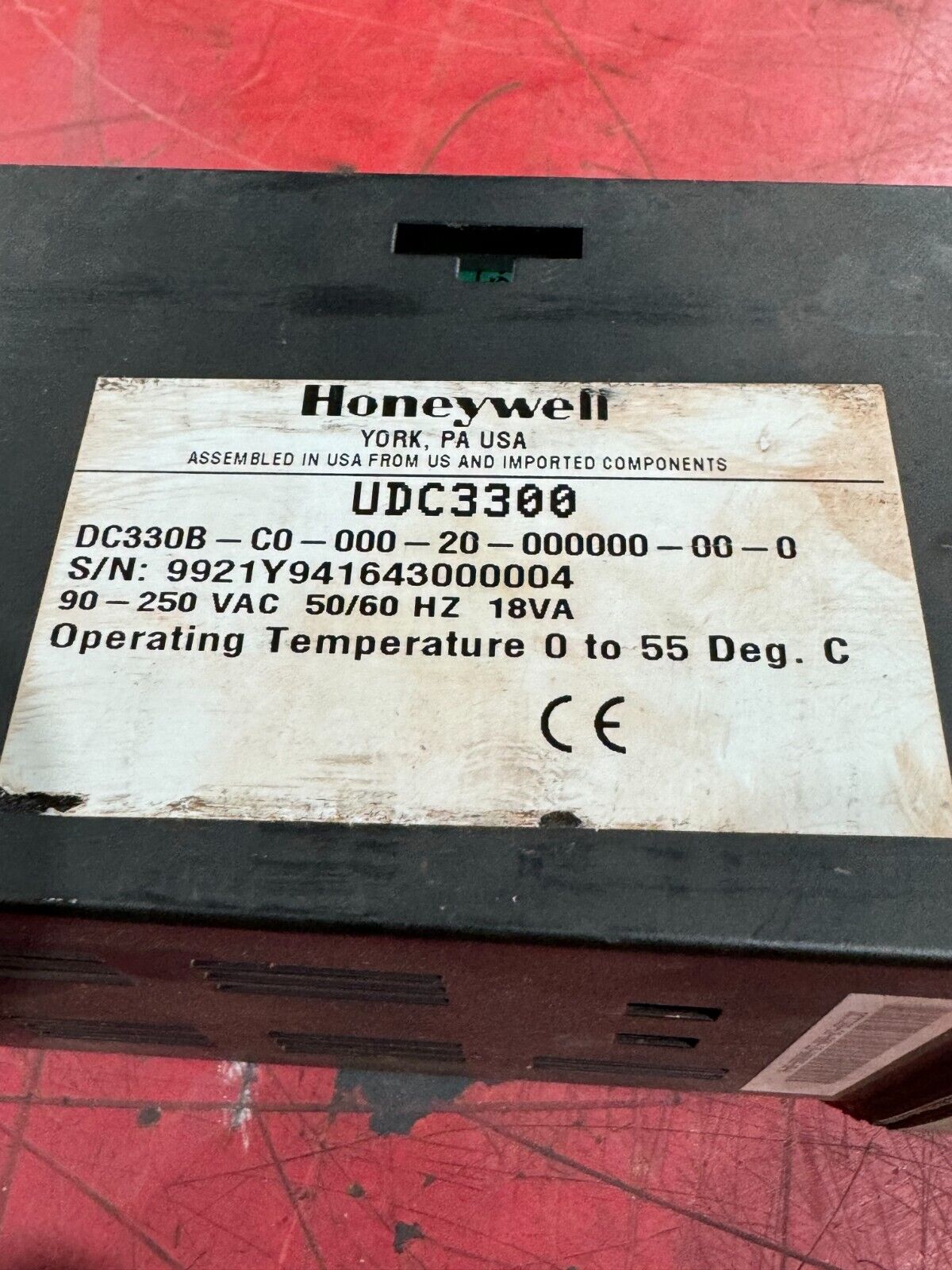 USED HONEYWELL TEMPERATURE CONTROLLER DC330B-C0-000-20-000000-00-0