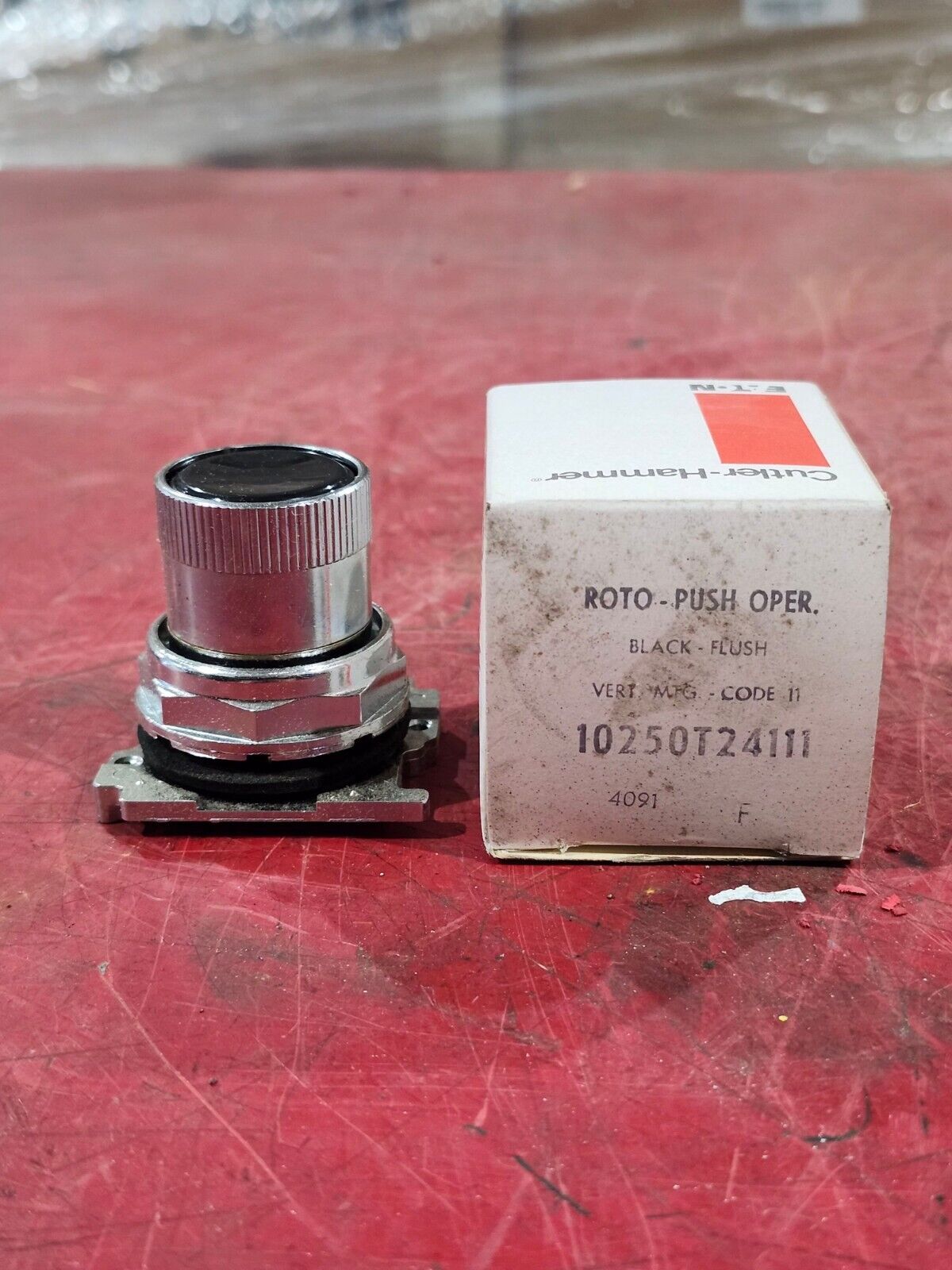 NEW IN BOX Cutler Hammer Roto-Push Operator Button 10250T24111