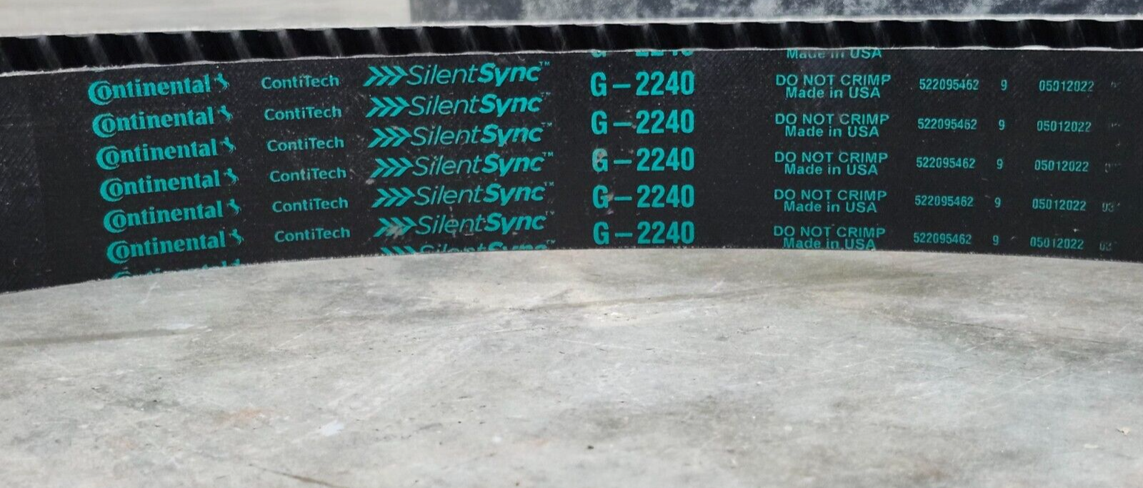 NEW NO BOX CONTINENTAL CONTITECH SILENTSYNC SYNCHRONOUS BELT G-2240