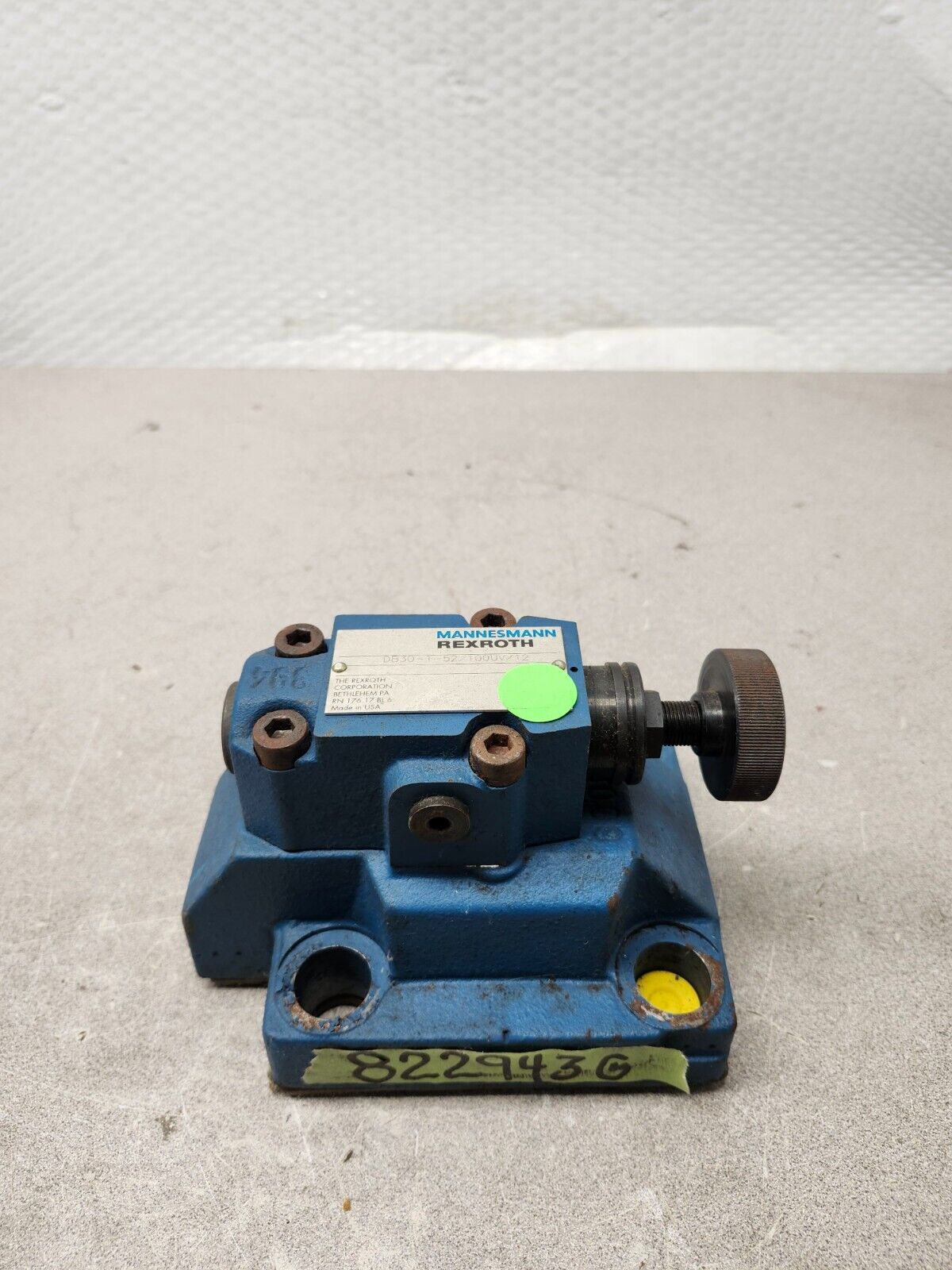 NEW NO BOX REXROTH Overflow Valve DB30-1-52/100UV/12