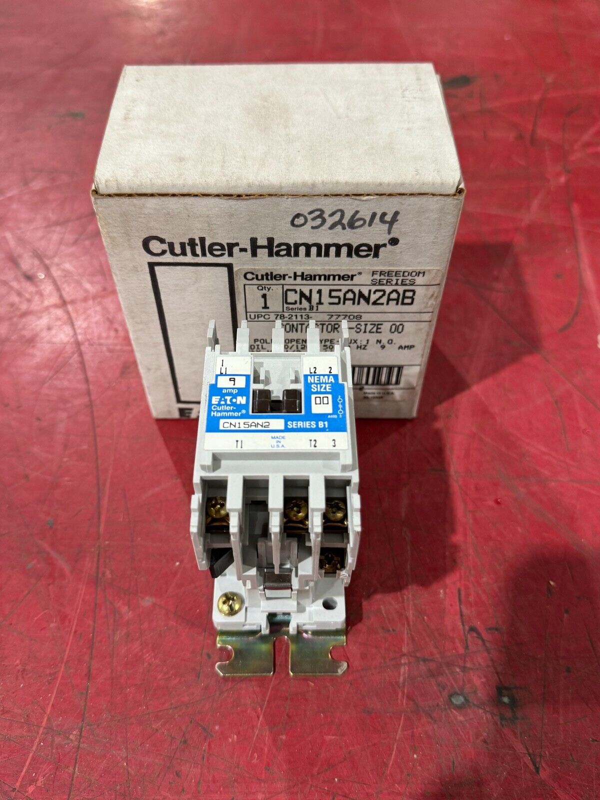 NEW IN BOX CUTLER HAMMER CONTACTOR CN15AN2AB