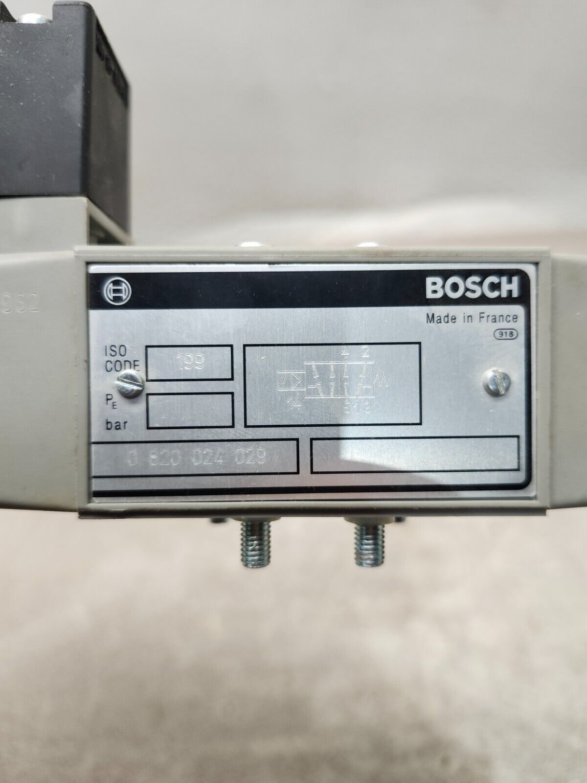 NEW IN BOX BOSCH SOLENOID VALVE 0820024029