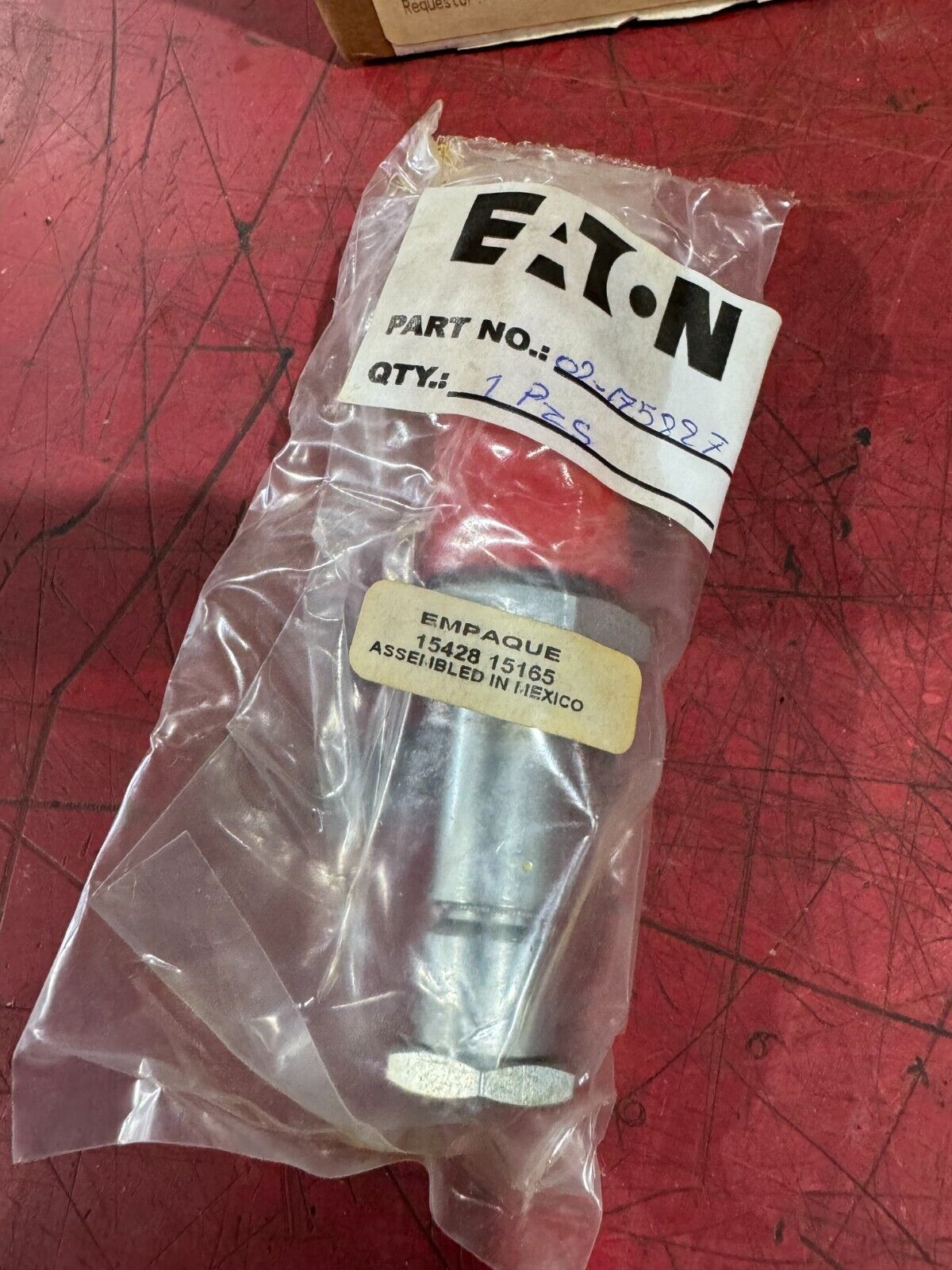 NEW EATON VICKERS VALVE SV13-12C0-24D