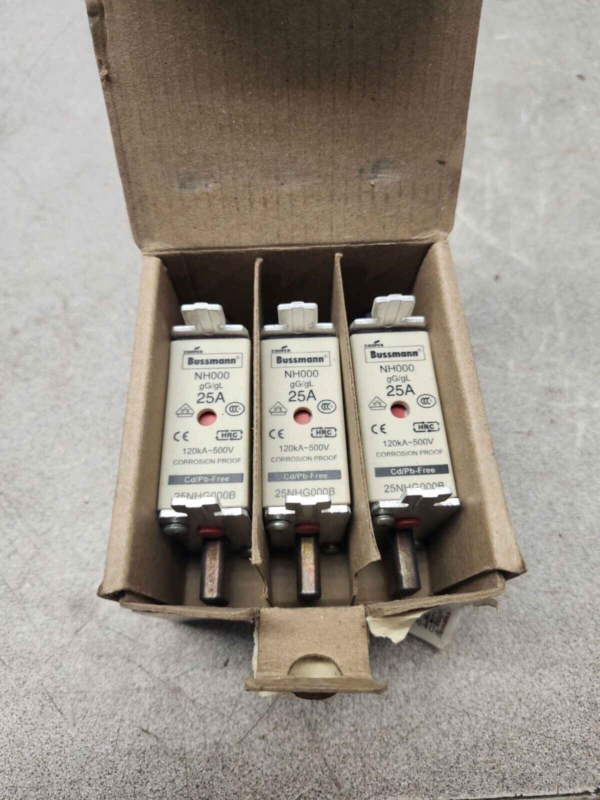 NEW IN BOX LOT OF 3 BUSSMANN 25A 690V 25NHG00B